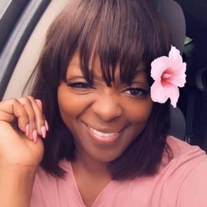 Meet your Posher, Nickie